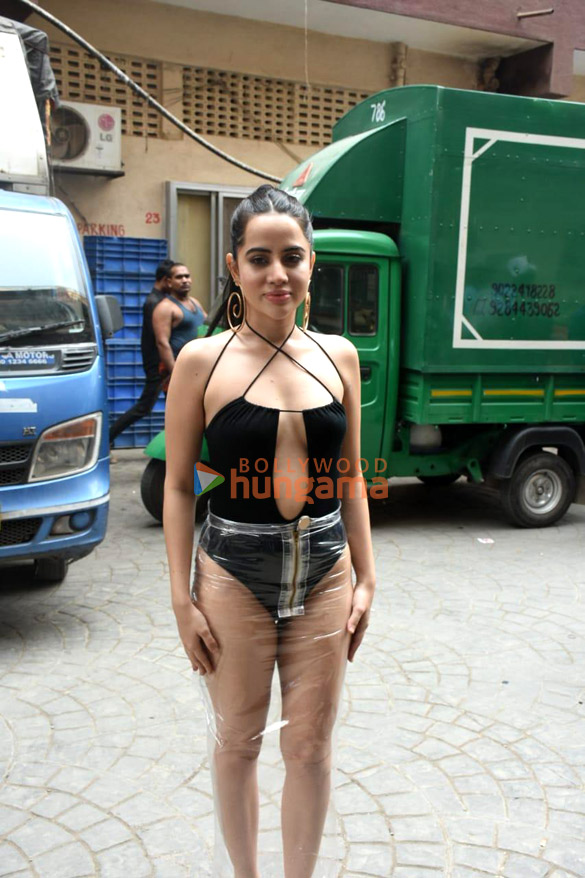photos uorfi javed snapped in andheri 1 2