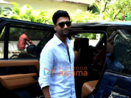 Photos: Vicky Kaushal snapped in Khar