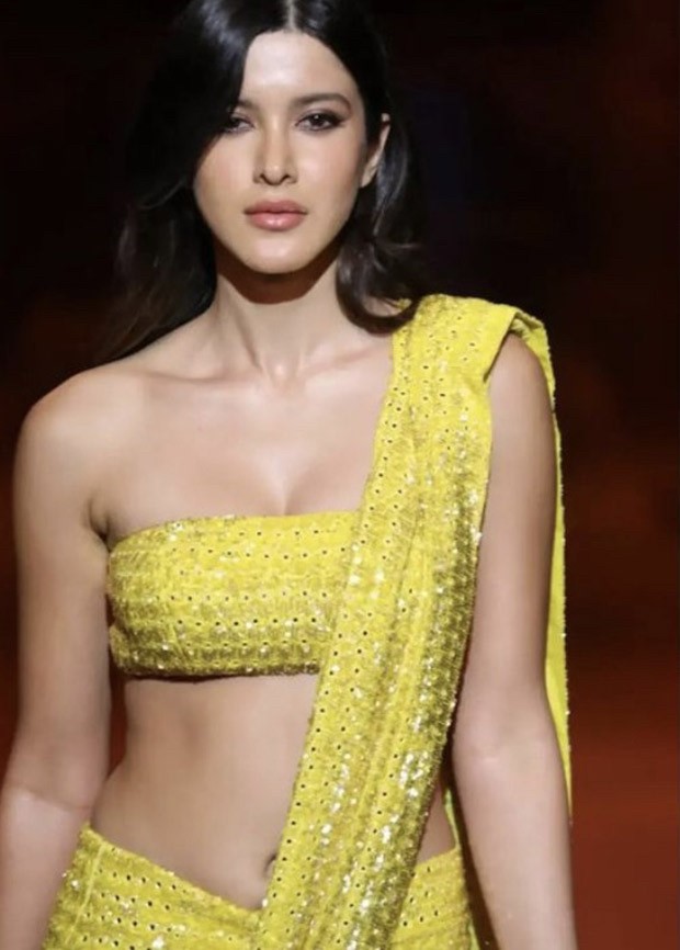 Shanaya Kapoor has left us utterly enthralled in a sparkling lime saree as she turns showstopper for Arpita Mehta show at the Lakme Fashion Week