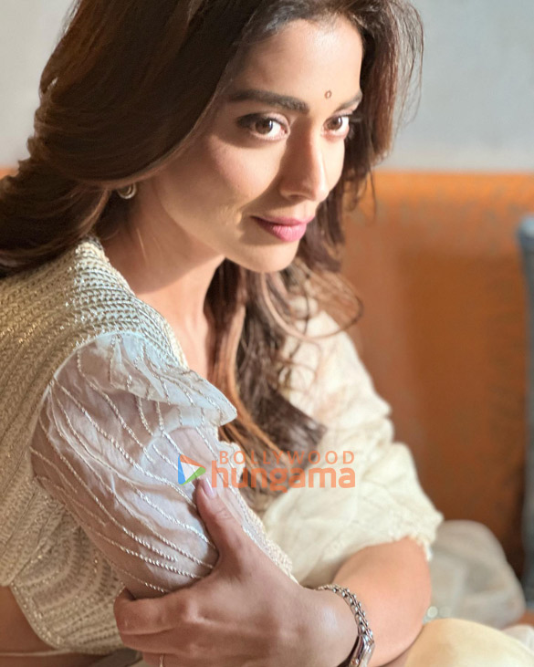 shriya saran 3 44