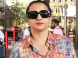 Vidya Balan smiles for paps as she gets clicked at the airport