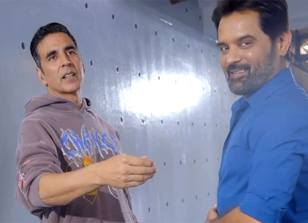 Akshay Kumar plays a prank with his team on April Fool’s Day and his prank is going viral : Bollywood News