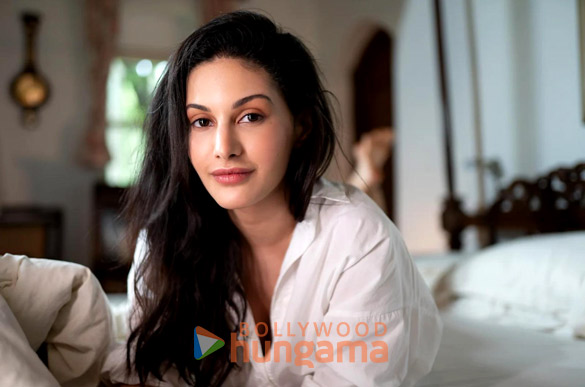 amyra dastur 4 16
