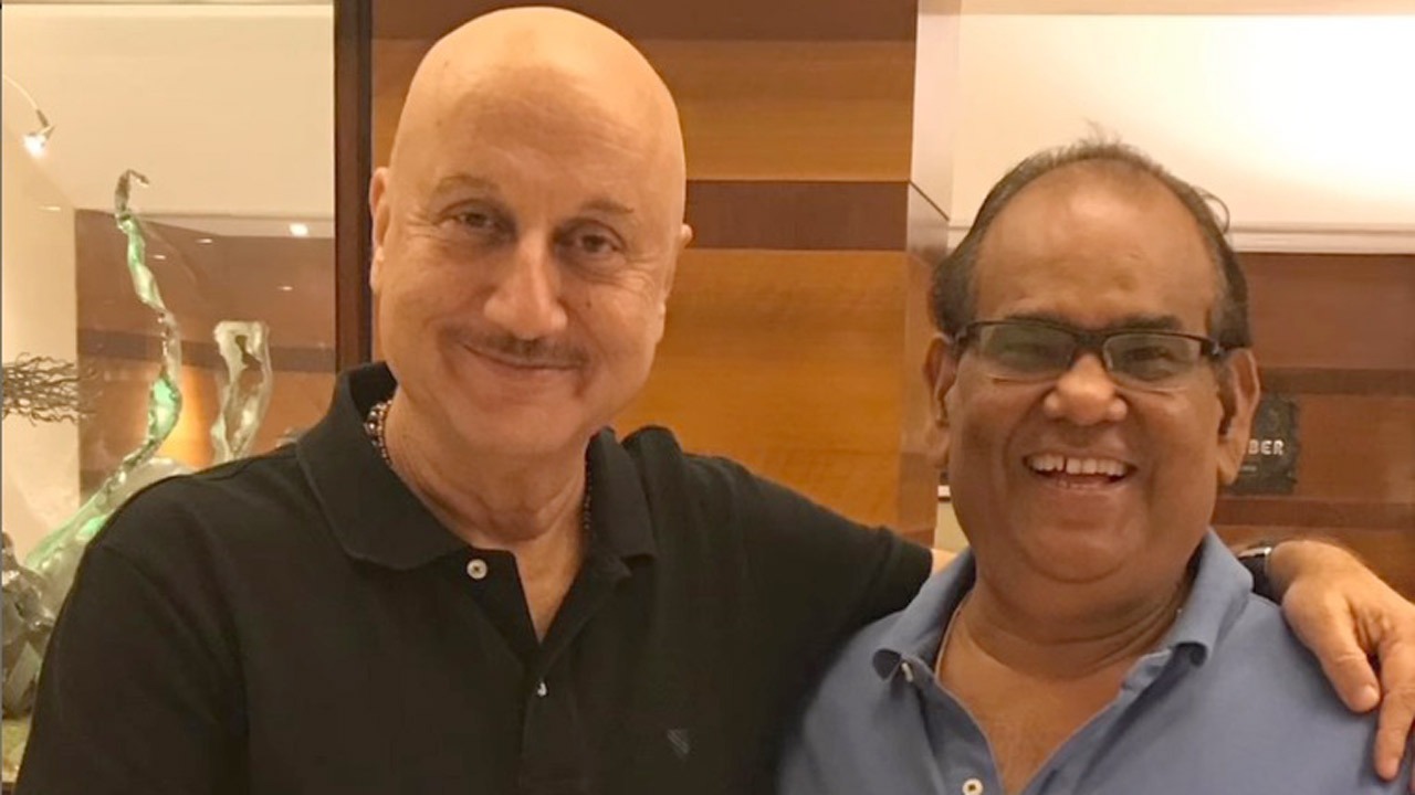 Anupam Kher reveals he had asked Satish Kaushik to visit hospital 3 hours before his death; says, “'Tu bohut thaka hua sound karraha hai”