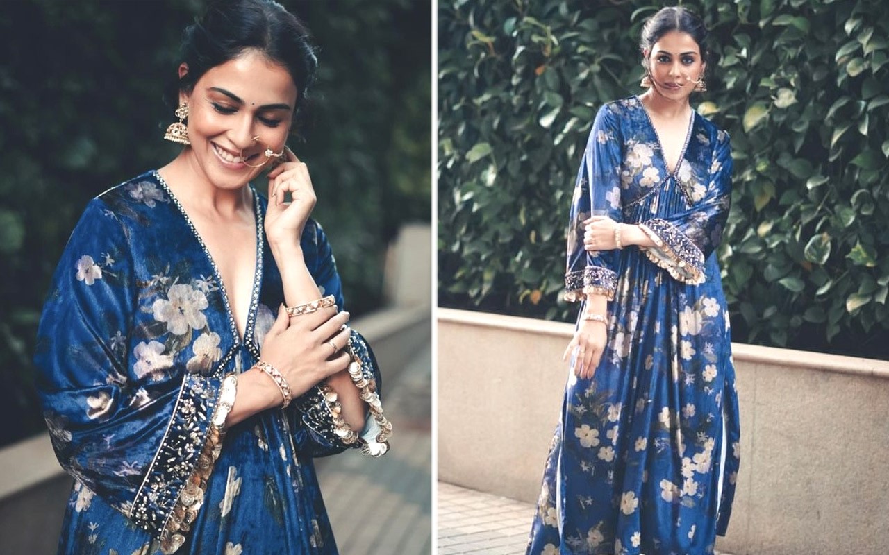 Genelia D’souza is a sight to behold in deep blue velvet kaftan set and nath : Bollywood News