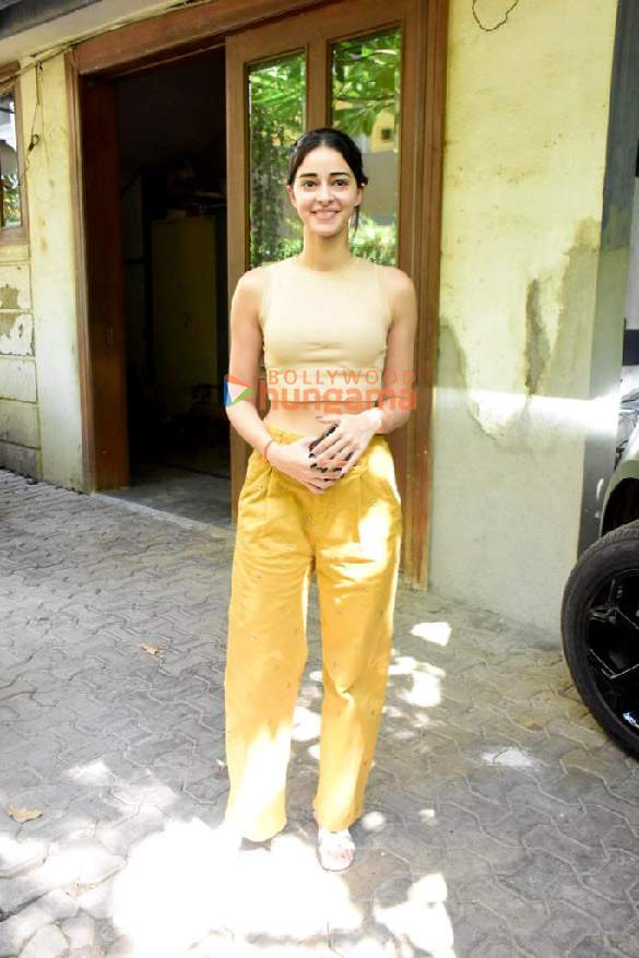 photos ananya panday snapped outside a dubbing studio in bandra 4 3