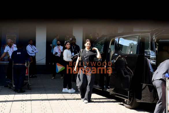 photos bhumi pednekar snapped at kalina airport 2