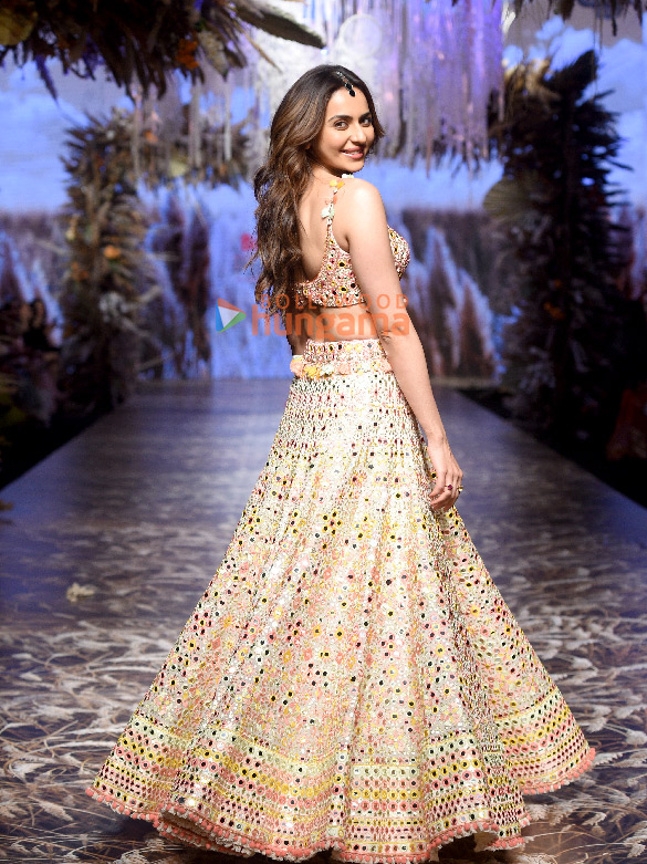 photos celebs at bombay times fashion week 2023 5