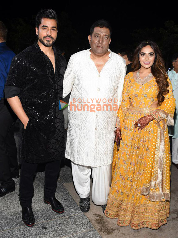 photos celebs attend babubhai kanchwala and dr aasshna kanchwalas eid festival 17