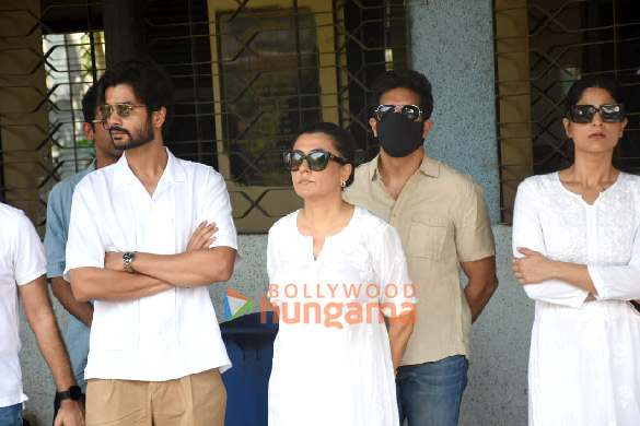 photos celebs attend mukesh chhabras mother funeral 6