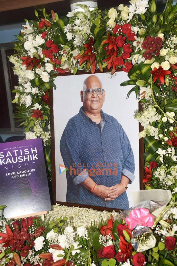 photos celebs grace satish kaushiks 67th birth anniversary 008 9