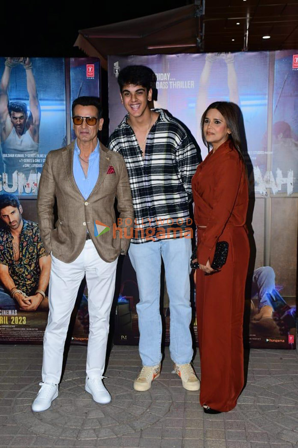 photos celebs grace the premiere of gumraah 2