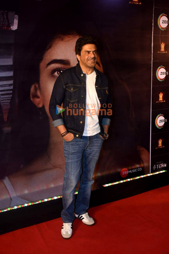 photos celebs grace the premiere of u turn 5