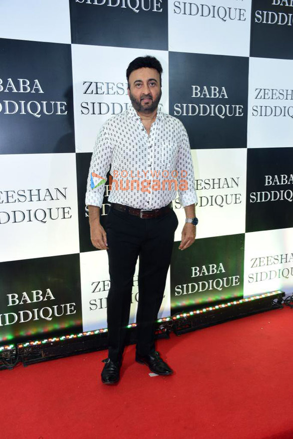 photos celebs snapped at baba siddiques iftaar party6 34