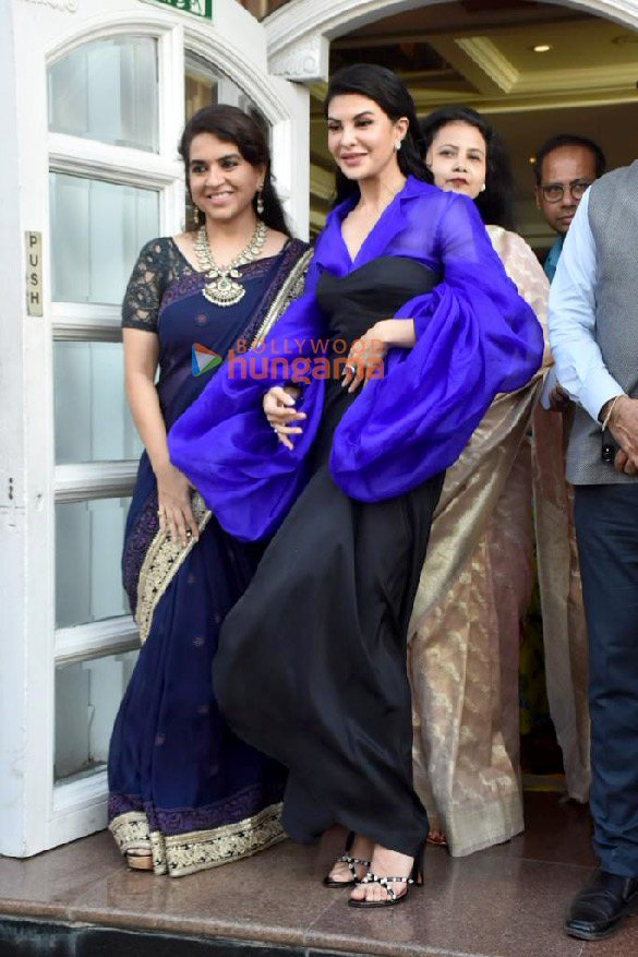 photos celebs walk the ramp for the vcare foundation 5