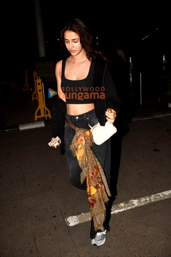 photos disha patani and gauri khan snapped at the airport 1