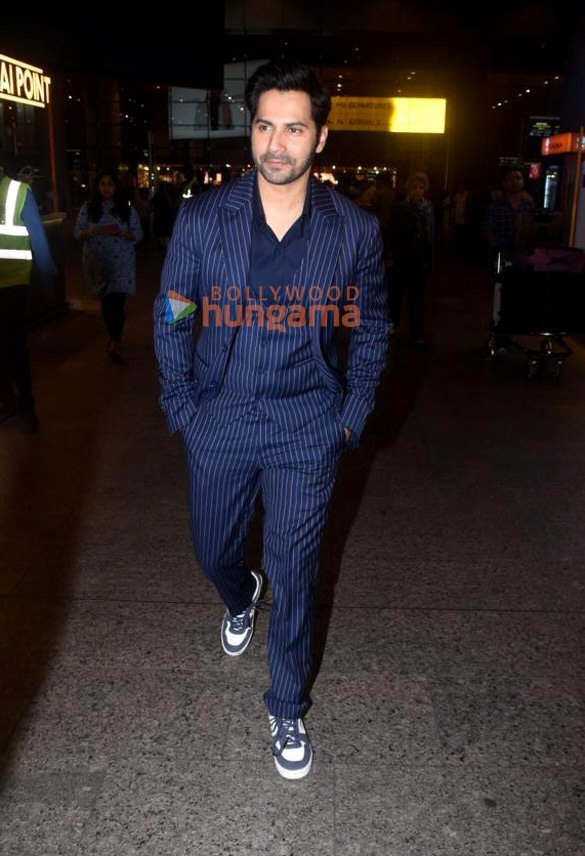photos janhvi kapoor varun dhawan diana penty and others snapped at the airport 2