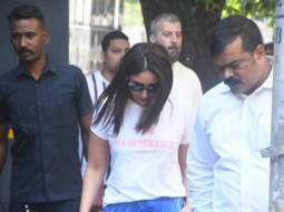 Photos: Kareena Kapoor Khan snapped on location in Mumbai