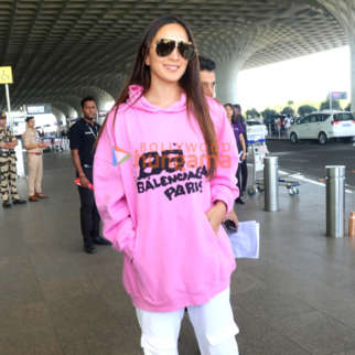 Photos: Kiara Advani, Kartik Aryan, Vaani Kapoor and Tamannaah Bhatia snapped at the airport