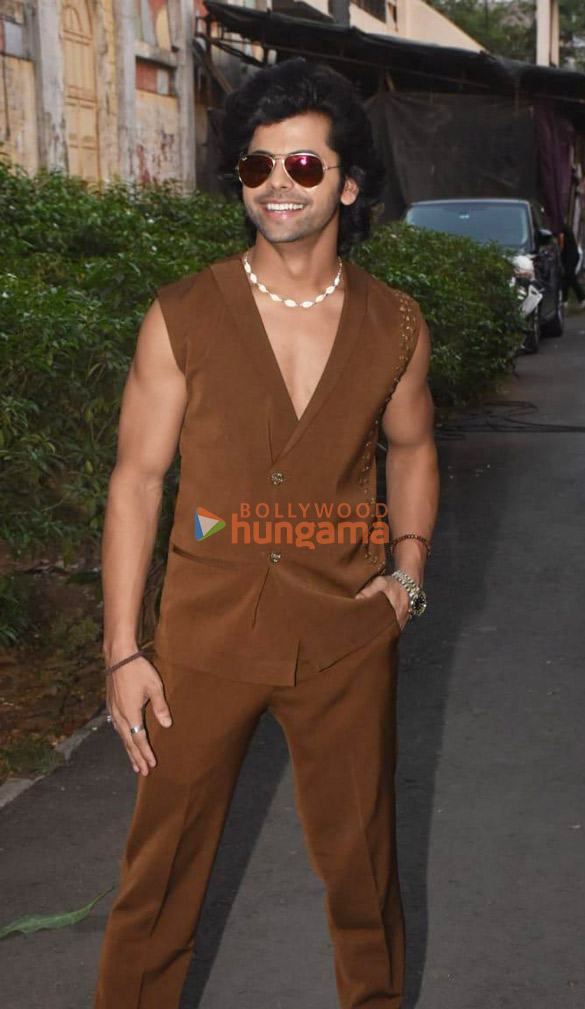 photos kisi ka bhai kisi ki jaan cast snapped promoting the film on the sets of the kapil sharma show 1 5