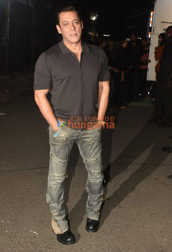 photos kisi ka bhai kisi ki jaan cast snapped promoting the film on the sets of the kapil sharma show 77 5