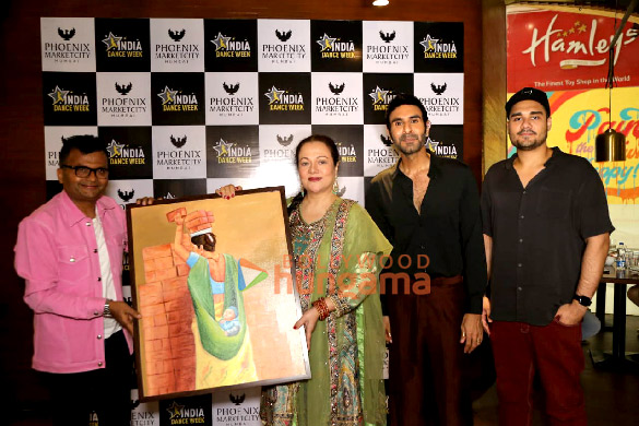 photos mandakini inaugurates sandip soparrkars india dance week season 7 1
