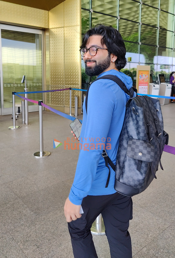 photos nysa devgan tanishaa mukerji and orhan awatramani snapped at the airport 4