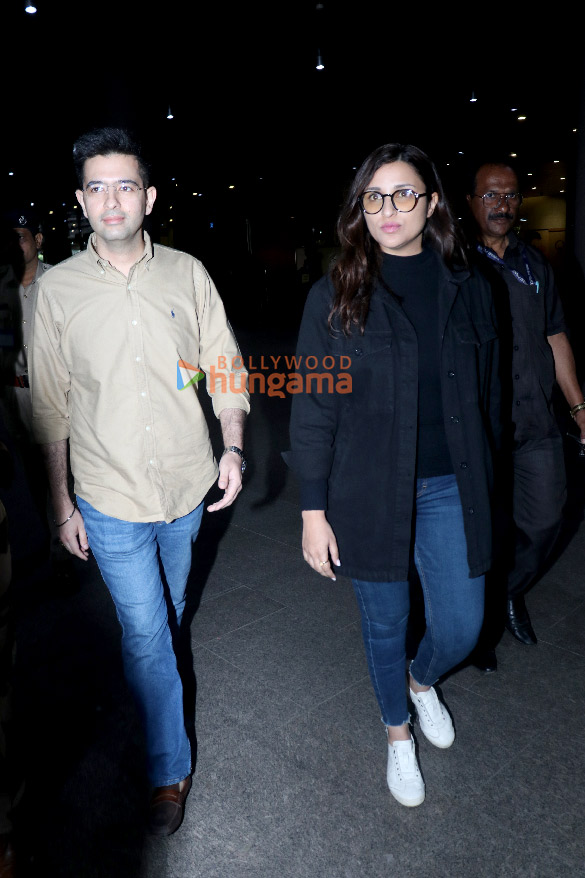 Photos: Parineeti Chopra and Sara Ali Khan snapped at the airport | Parties & Events