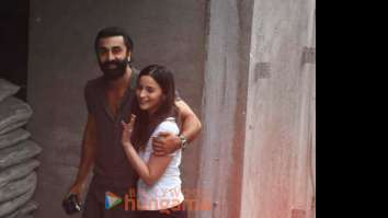Photos: Ranbir Kapoor and Alia Bhatt snapped at the construction site of their new house