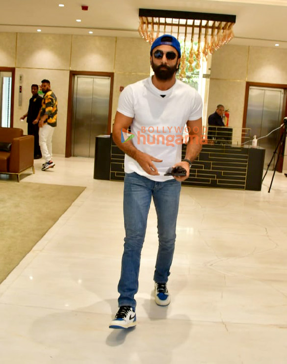 photos ranbir kapoor snapped at t series office in andheri 4 2