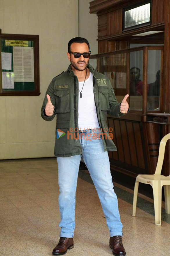 photos saif ali khan and sham kaushal spotted at mehboob studio in bandra 1