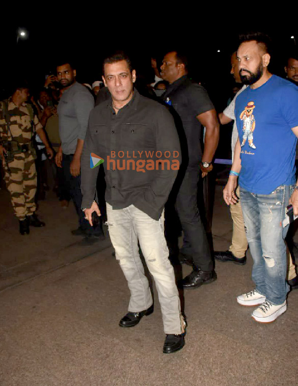Photos: Salman Khan, Aishwarya Rai Bachchan, Aaradhya Bachchan and Ranveer Singh snapped at the airport | Parties & Events