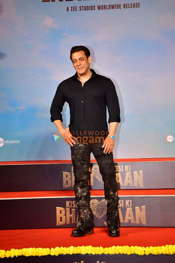 photos salman khan shehnaaz gill and others snapped at the trailer launch of kisi ka bhai kisi ki jaan more 5