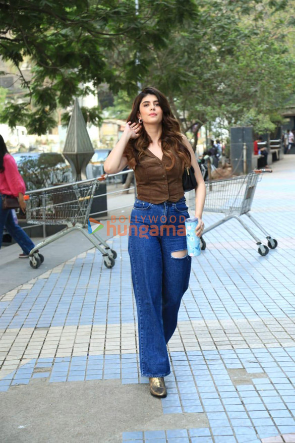 photos sanjana sanghi snapped in andheri 3 4