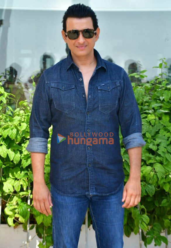 photos sharman joshi and shriya saran snapped promoting their film music school 1