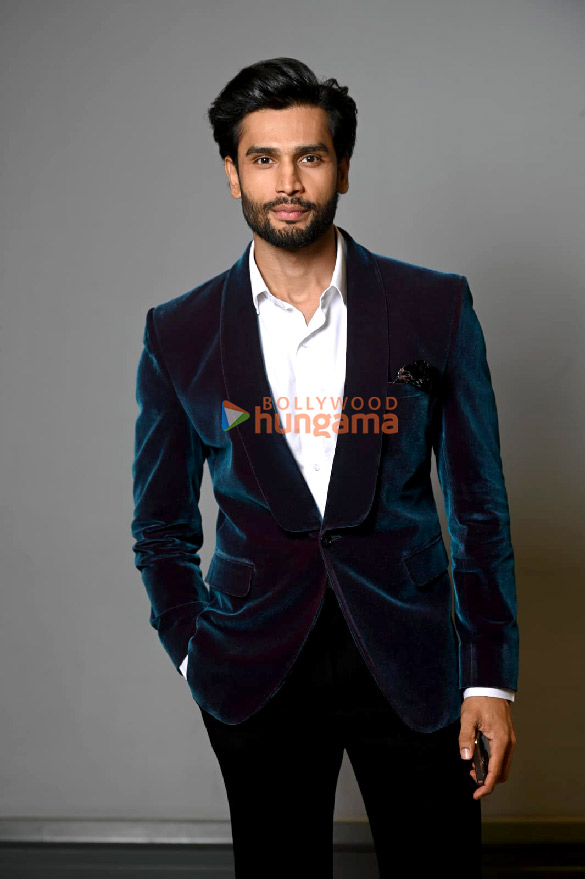 photos shilpa shetty judged the grand finale of mrs india queen official alongside mr world rohit khandelwal 3