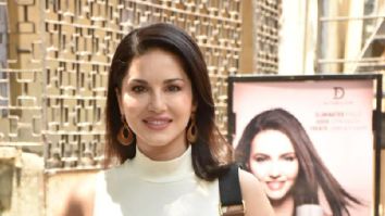 Photos: Sunny Leone snapped at Bandra