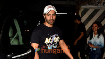 Photos: Varun Dhawan snapped at the gym in Juhu