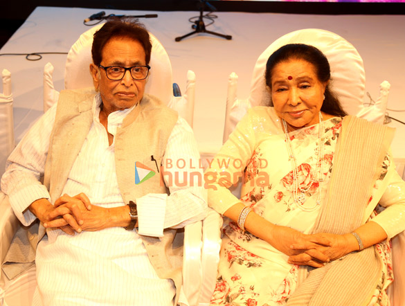 photos vidya balan asha bhosle others snapped at lata deenanath mangeshkar awards 9