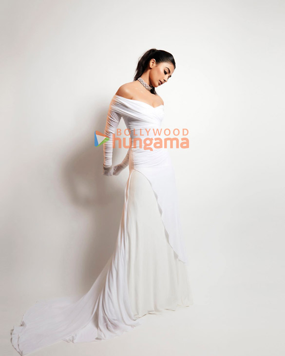 pooja hegde 6 23