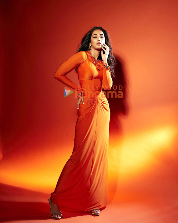 pooja hegde 7 13