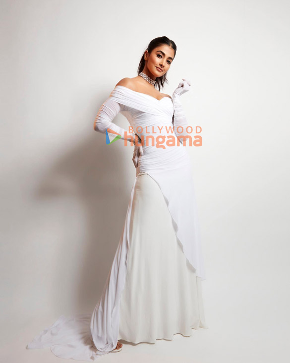 pooja hegde 8 3