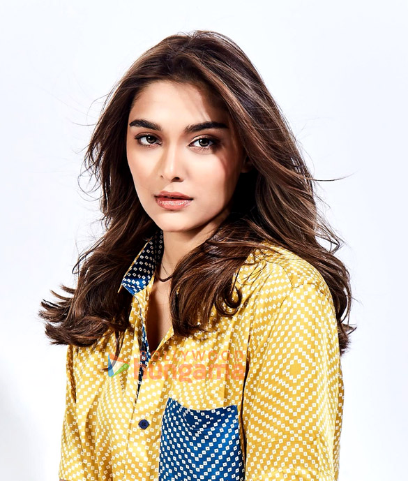 saiee manjrekar 3 4