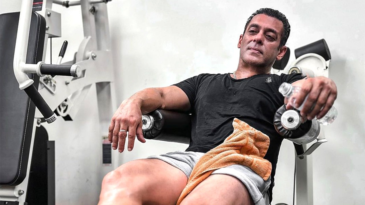 Salman Khan flaunts his enormous quads from his workout session; says, “Love hating legs day. Halat kharaab”