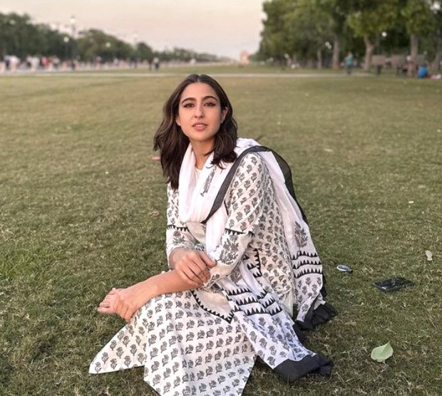 Sara Ali Khan once again proves that her love of salwar suits and her ethnic preference are unwavering as she takes in the Delhi sunset while wearing a black and white patterned salwar kameez