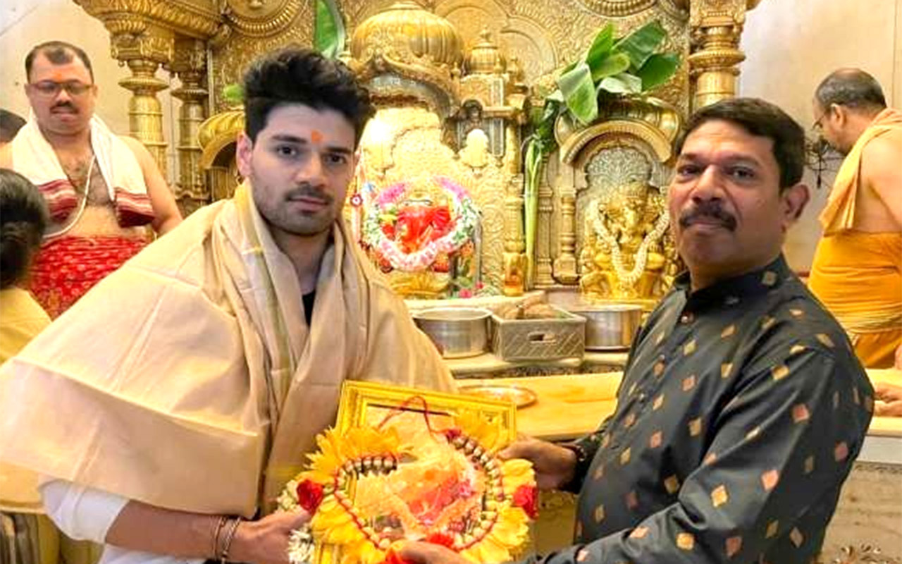Sooraj Pancholi visits Siddhivinayak temple to express gratitude after acquittal in Jiah Khan case : Bollywood News
