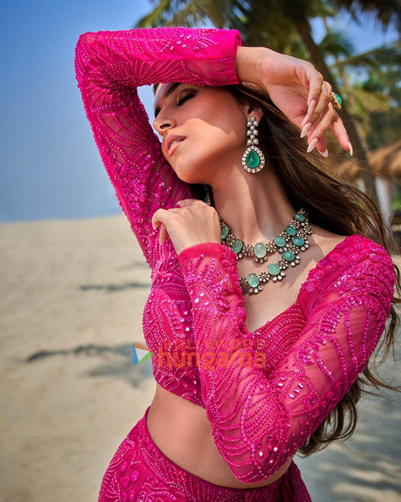 tara sutaria 1 122