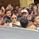 Virat Kohli fumes over fan for breaching security and getting close to Anushka Sharma; watch video