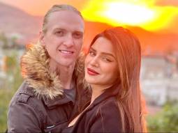 Aashka Goradia to welcome her first ‘beach baby’ with husband Brent Goble in November 2023