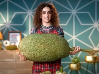 How To Cut A Kathal? ft. Sanya Malhotra | Kathal | Netflix India